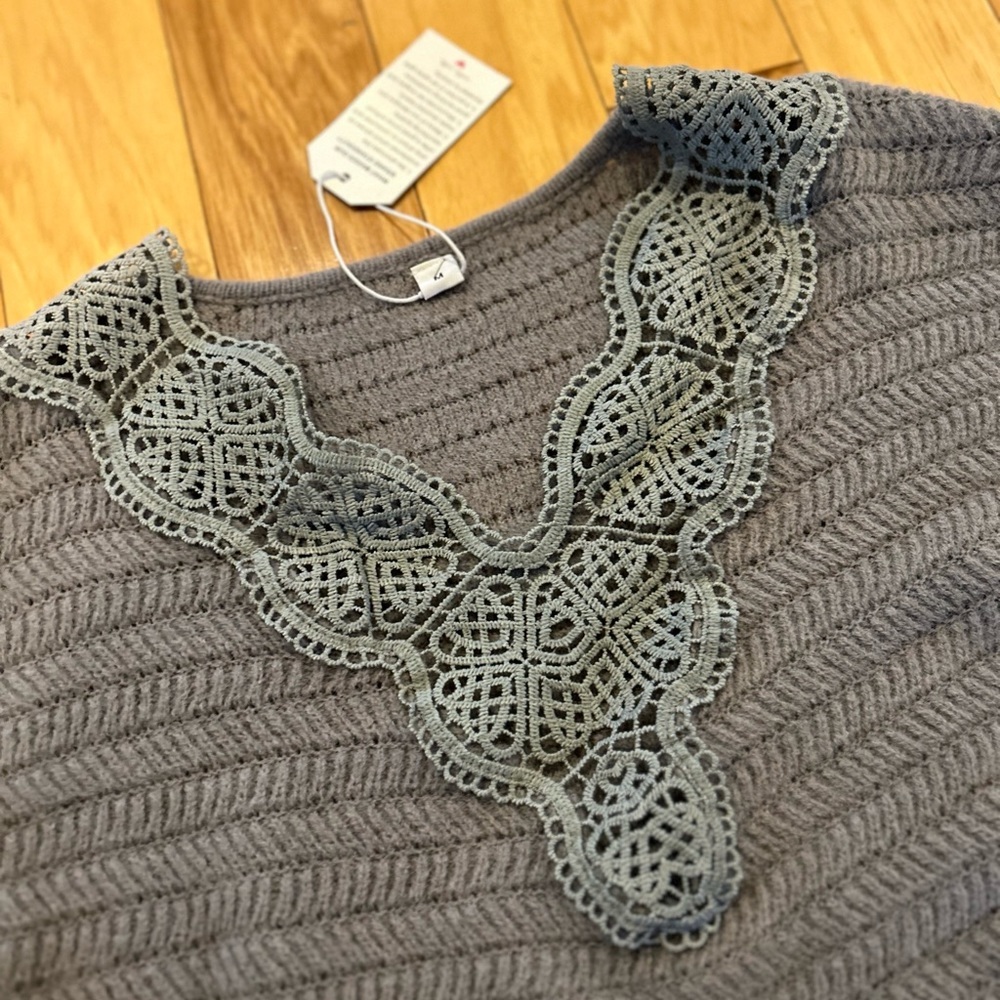 NWT Women’s Hand Woven Gray Sweater with Lace V-Neck - Picture 6 of 14